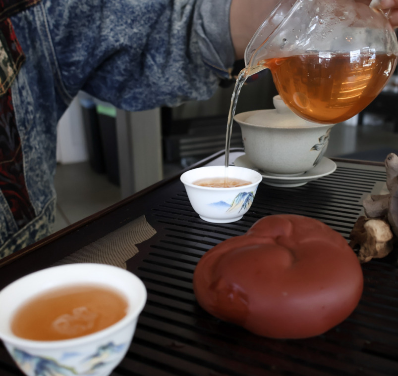 A Gong Fu tea service in progress